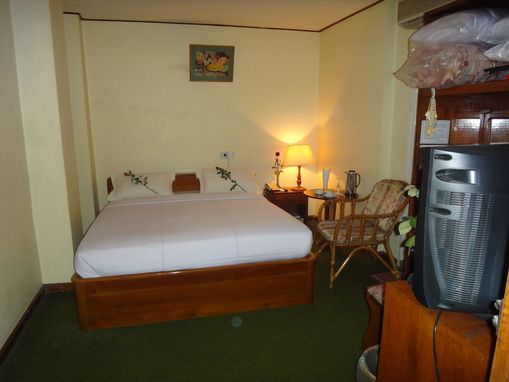 Chit Sayar Hotel 양곤 외부 사진